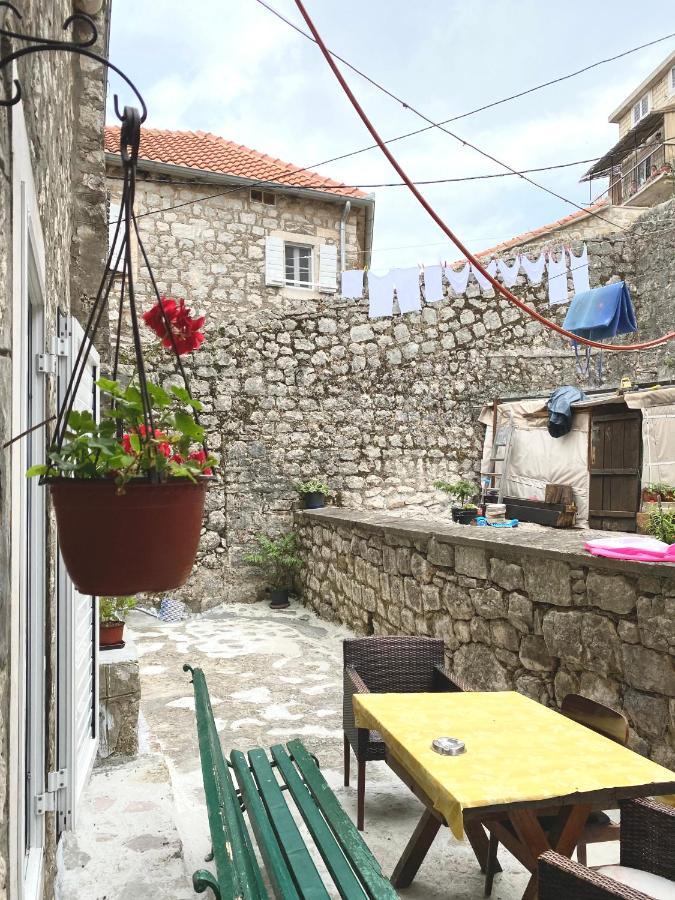 Apartment Njegos Perast Eksteriør billede