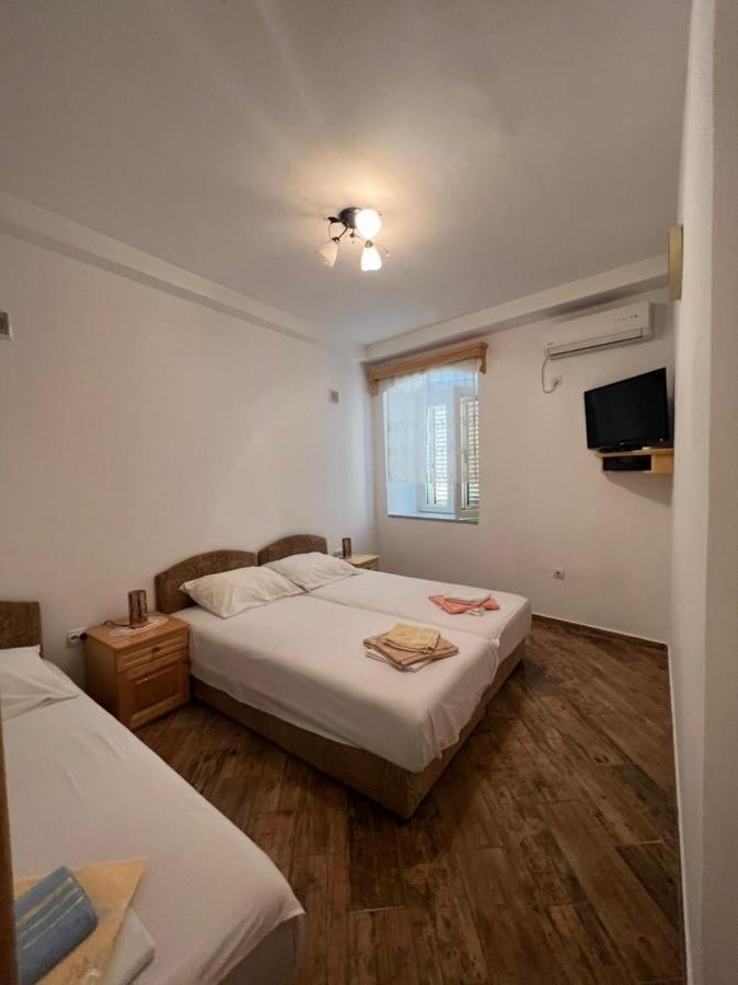 Apartment Njegos Perast Eksteriør billede